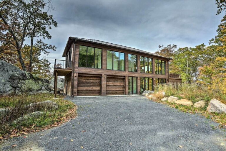 Modern Glass Home w/ Mountain Views